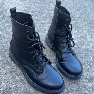 Women’s Like New Time & True Black Combat Boots Booties Size 8.5